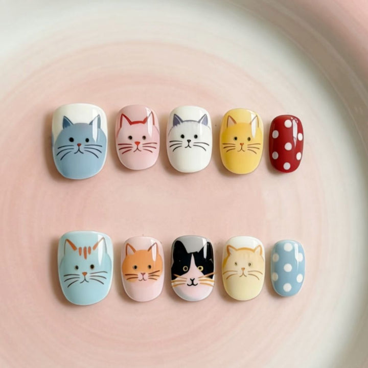 Künstlerisches katzenmotiviertes Press-On-Nagelkunstset Karnz
