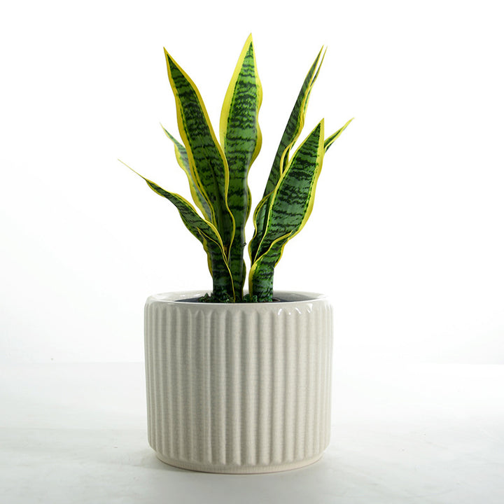 Eleganter Keramik Blumentopf mit Rillenstruktur Karnz