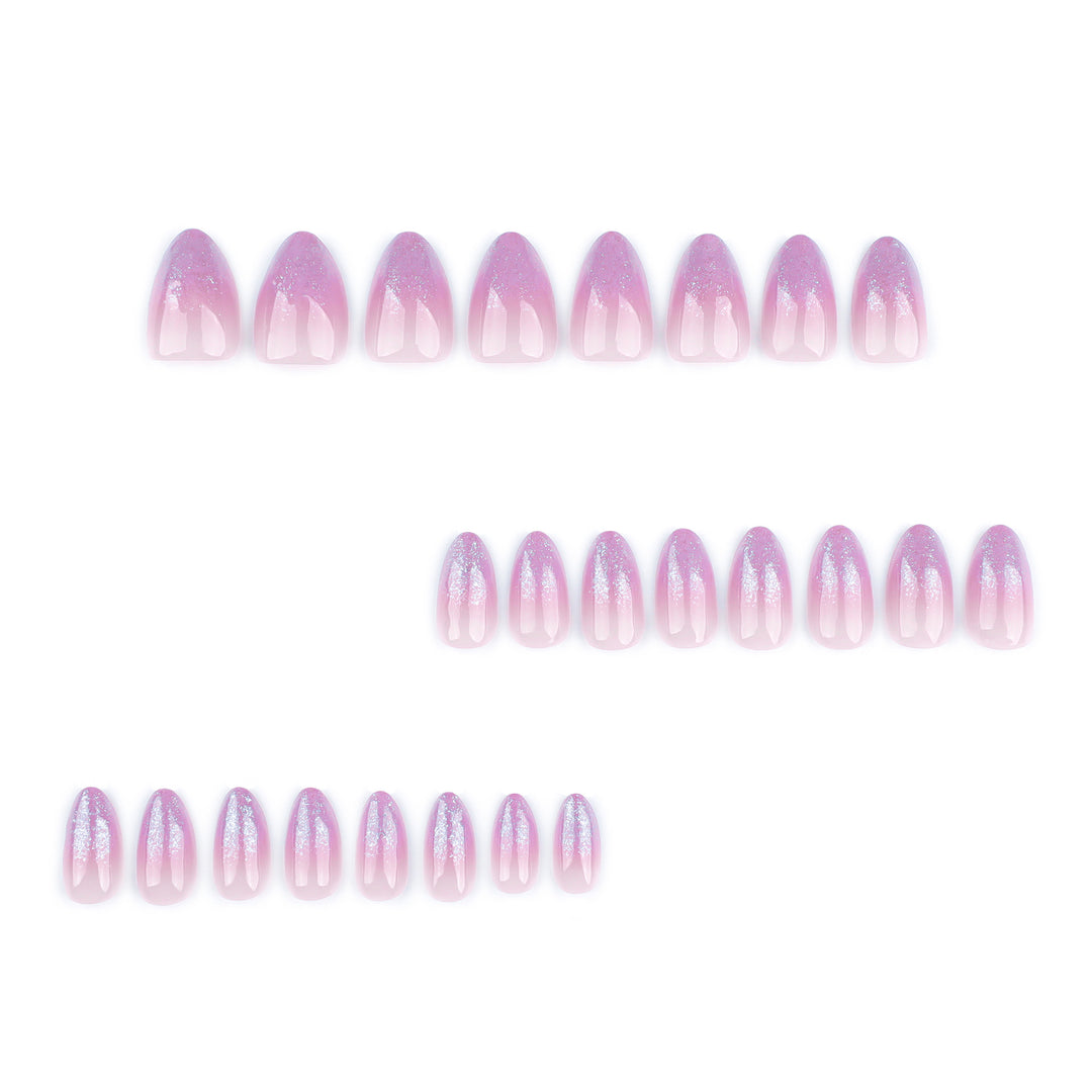 Kunstvolle Nagelverlängerungen mit Glitzer-Gradient Karnz