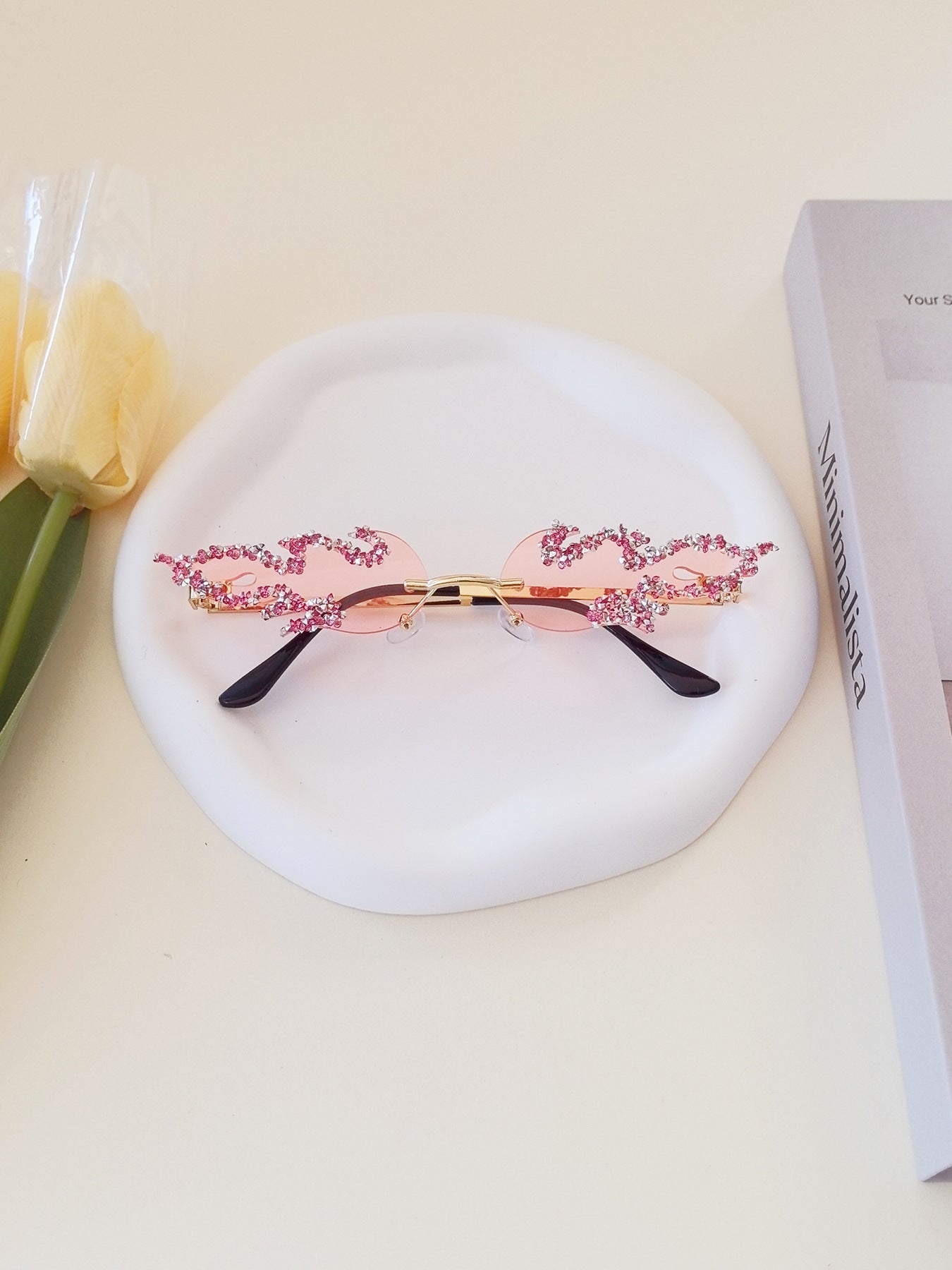 Damen extravagante Design-Sonnenbrille mit funkelnden Verzierungen Karnz