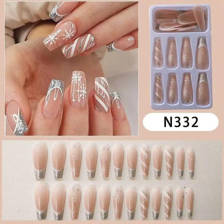 Glamouröse Nageltips mit Glitzerspitze Karnz