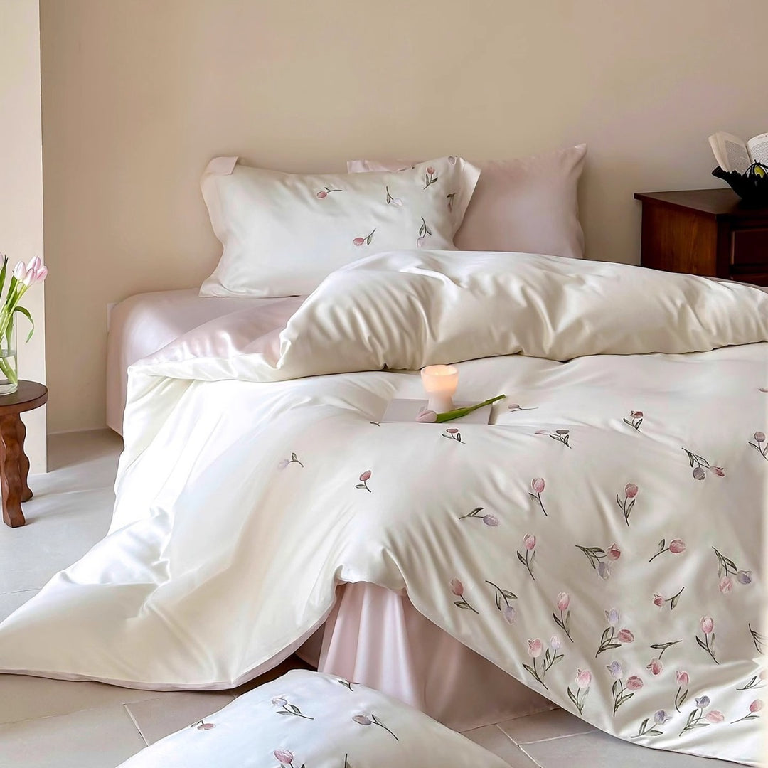 Seiden-Effekt Botanisch Besticktes Bettbezug-Set mit Micro-Satin Rückseite