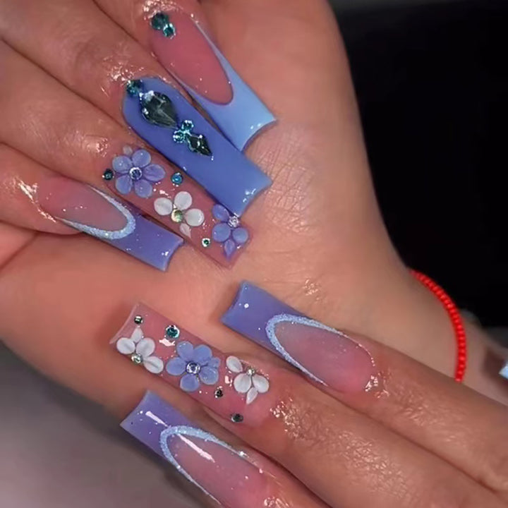 Dekorative florale Nagelkunst Press-On Nägel Karnz
