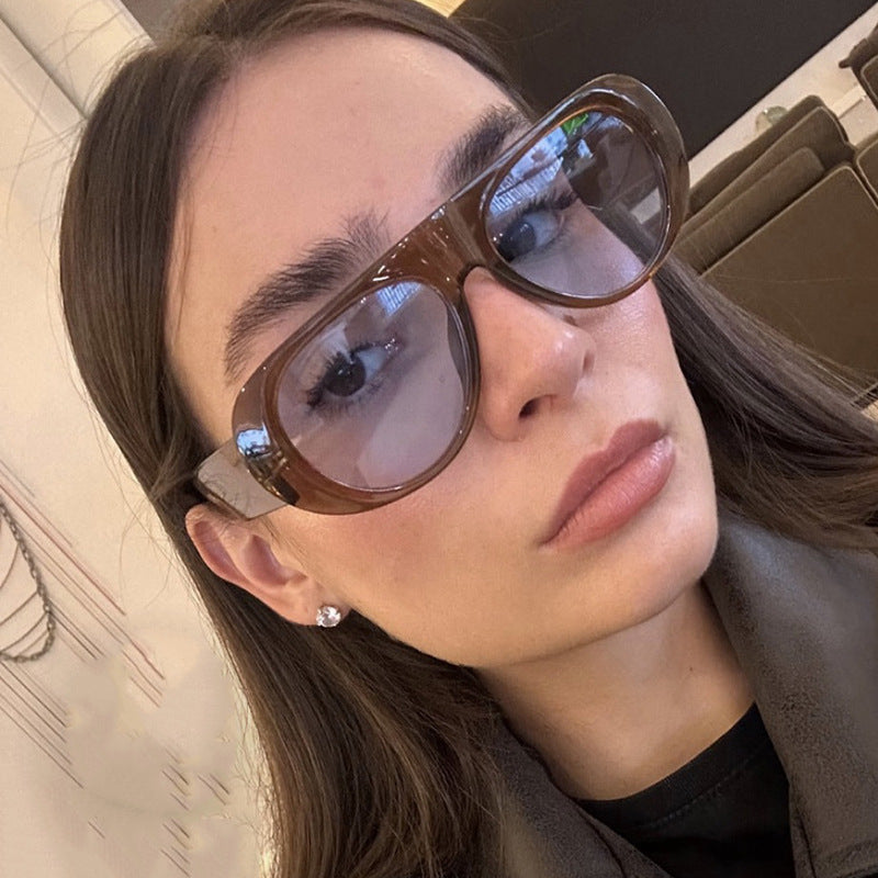 Damen Cat-Eye Sonnenbrille mit stilvollem Kunststoffrahmen und schützendem UV-Filter Karnz