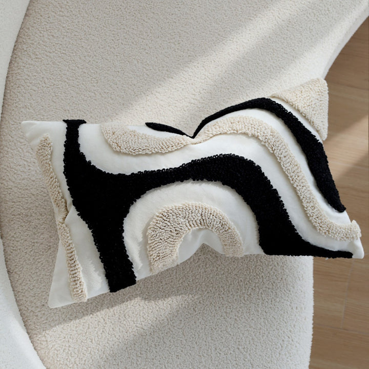 Quadratischer Boho-Kissenbezug mit diagonalem Teddy-Relief, Fransen und Eckquasten Karnz