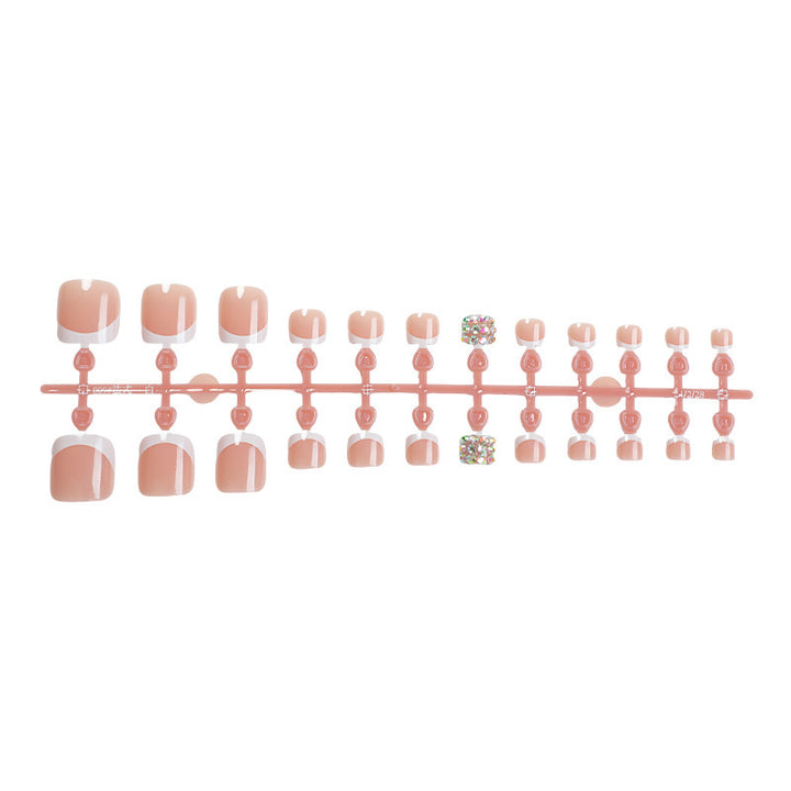 Kunstnagelset mit glamourösen 3D-Verzierungen Karnz