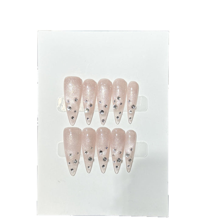 Elegante mit Strass veredelte Stiletto Press-On Nägel Karnz