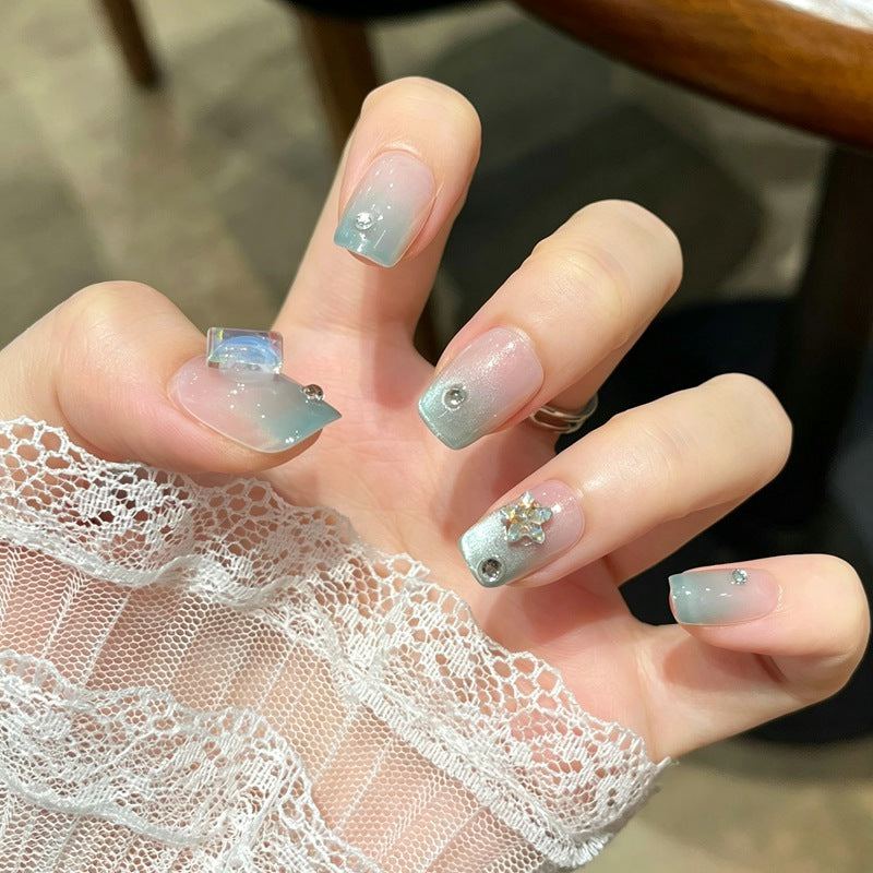 Glitzerndes Press-On Nagelkunst Set Karnz
