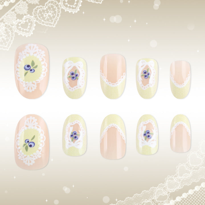 Elegante Press-On Nagelkunst Karnz