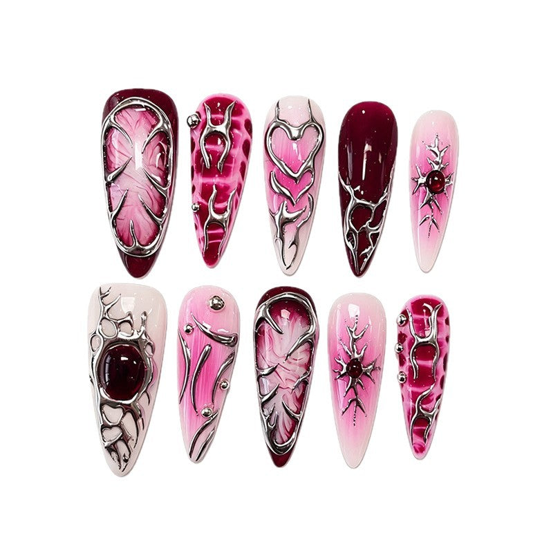 Künstlerische Nagelskulpturen Karnz