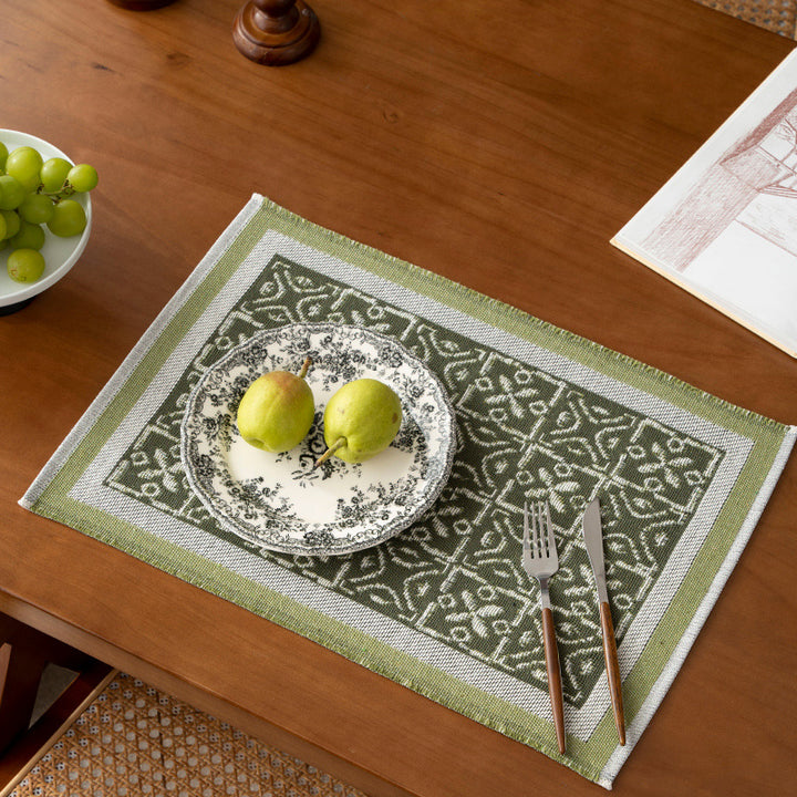 Wendbarer Jacquard-Schal mit ornamentaler Webstruktur Karnz
