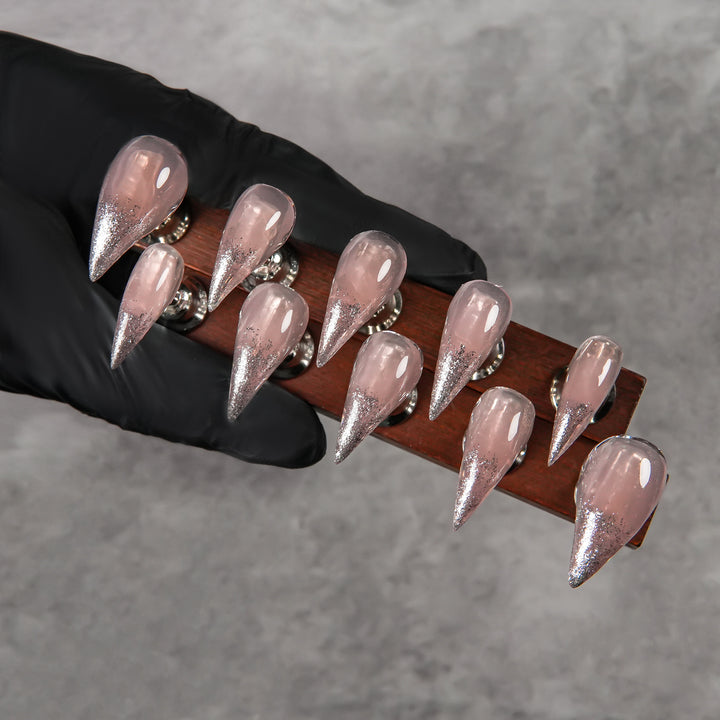 Stiletto Press-On Nagelverstärkungen mit Edelsteinakzenten