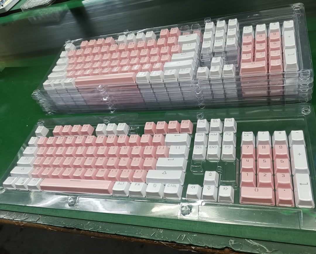 Mechanische Gaming-Tastatur mit Retro-Futuristischem Design Karnz