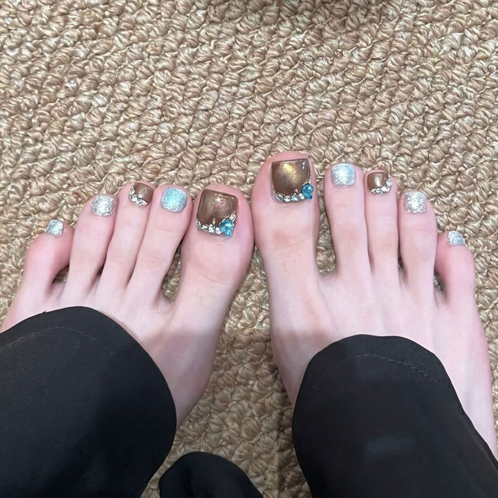 Künstlerisches Nagelkunst-Set mit dekorativen Elementen Karnz