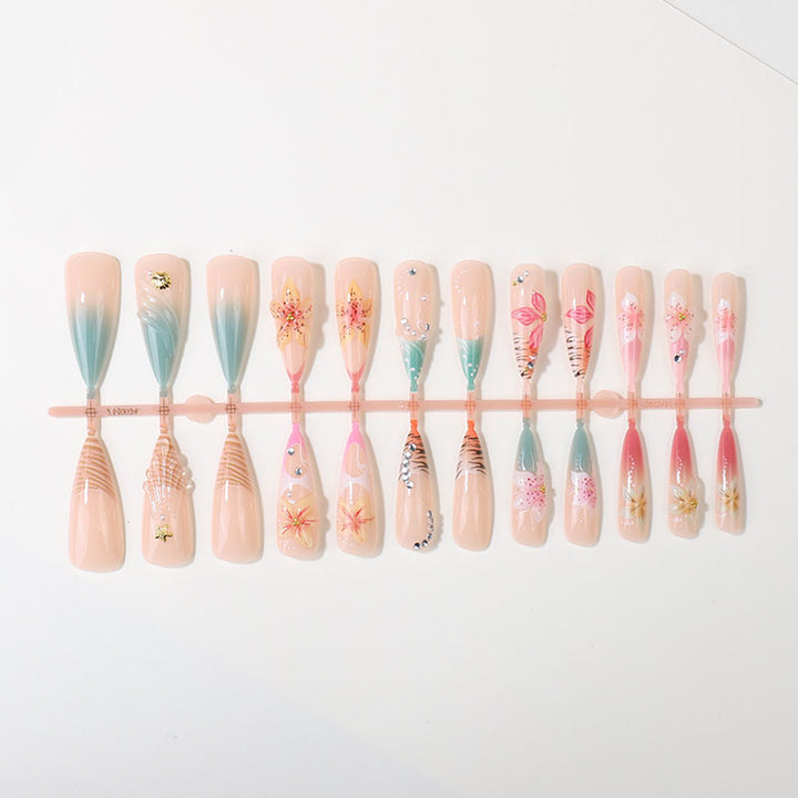 Künstlerisches florales Design Press-On Nagelspitzen Set Karnz