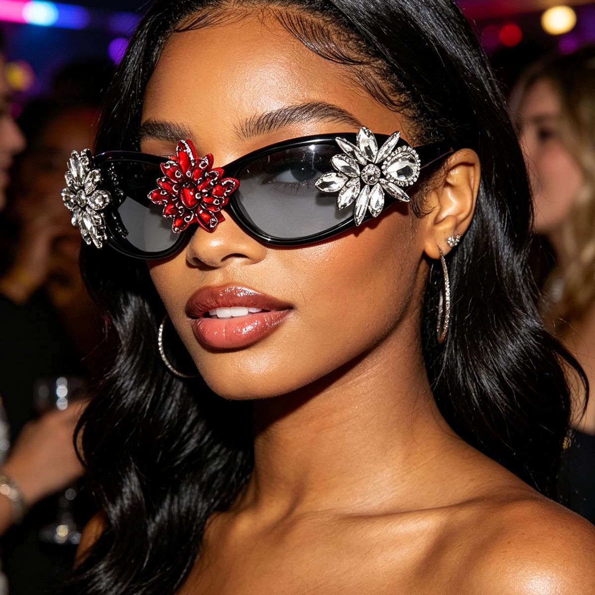 Damen Glamouröse Designer-Sonnenbrille mit floralen Akzenten Karnz