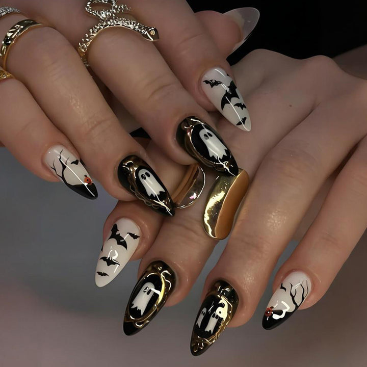 Kunstnagelset mit gruseligen Halloween-Motiven und auffälligen Designs Karnz