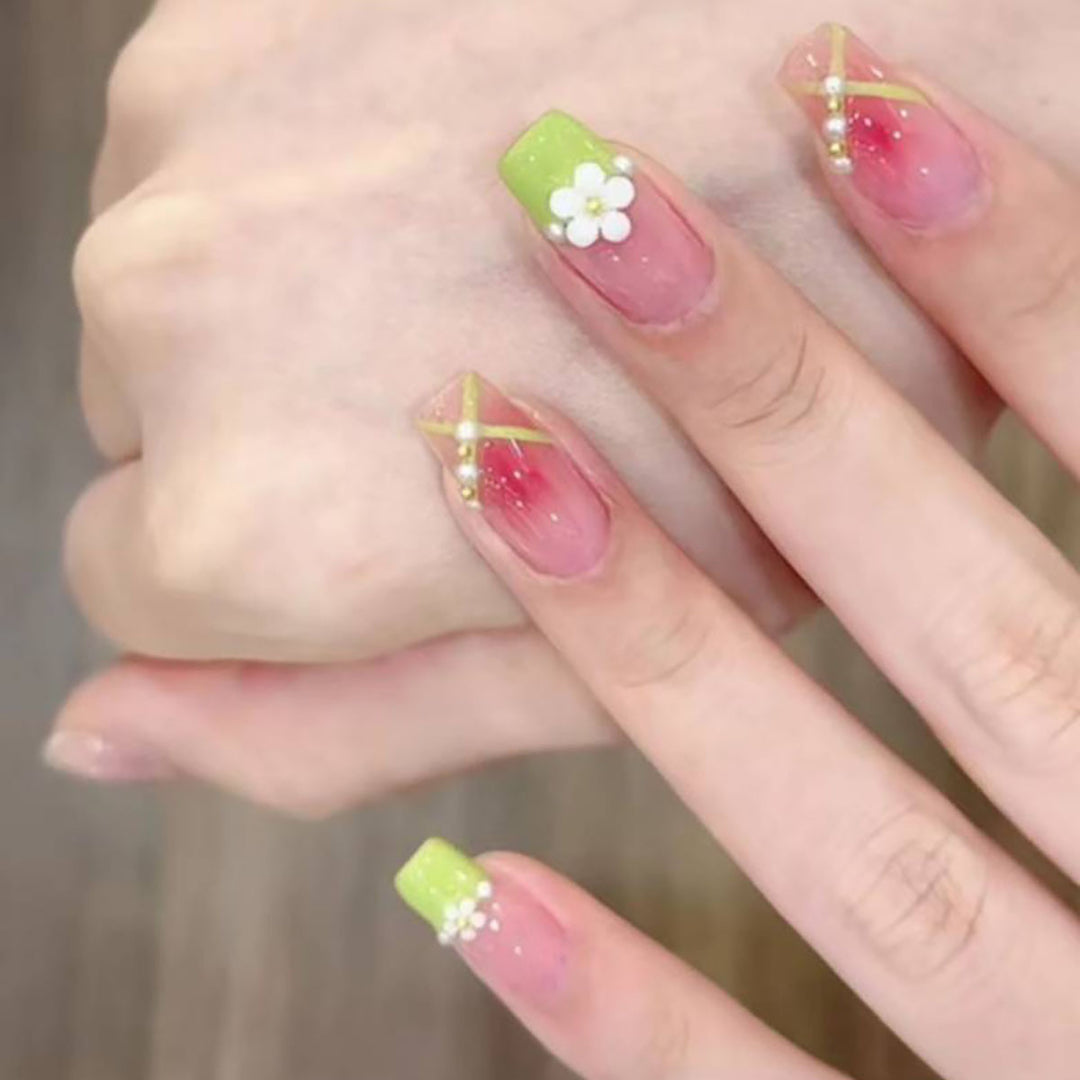 Dekorative Blumen Nagelkunst
