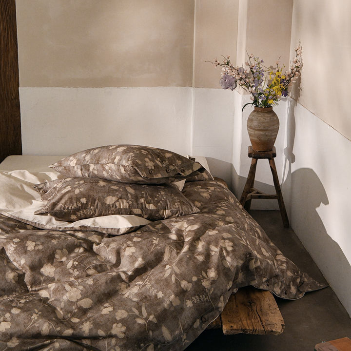 Luxuriöse Bettwäsche-Garnitur aus Baumwollsatin mit floralem Aquarellmuster Wendebettbezug mit Knopfverschluss und Kissenbezügen