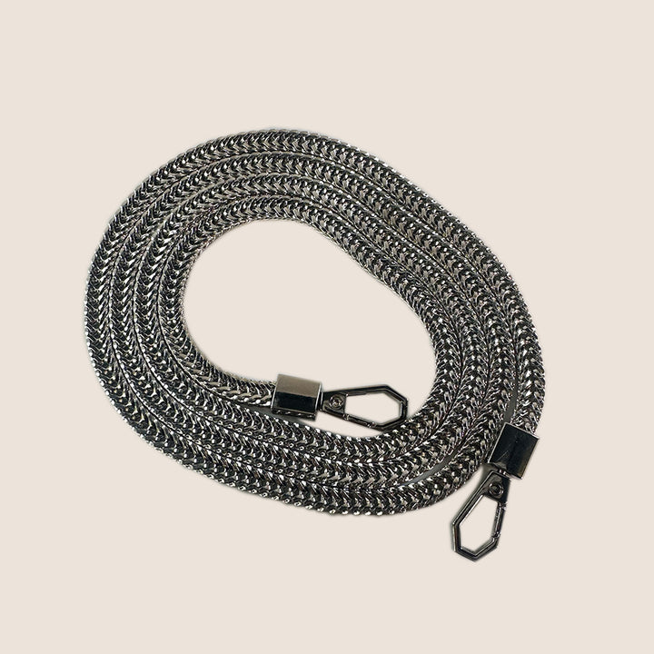 Stylische Metallkette Karnz