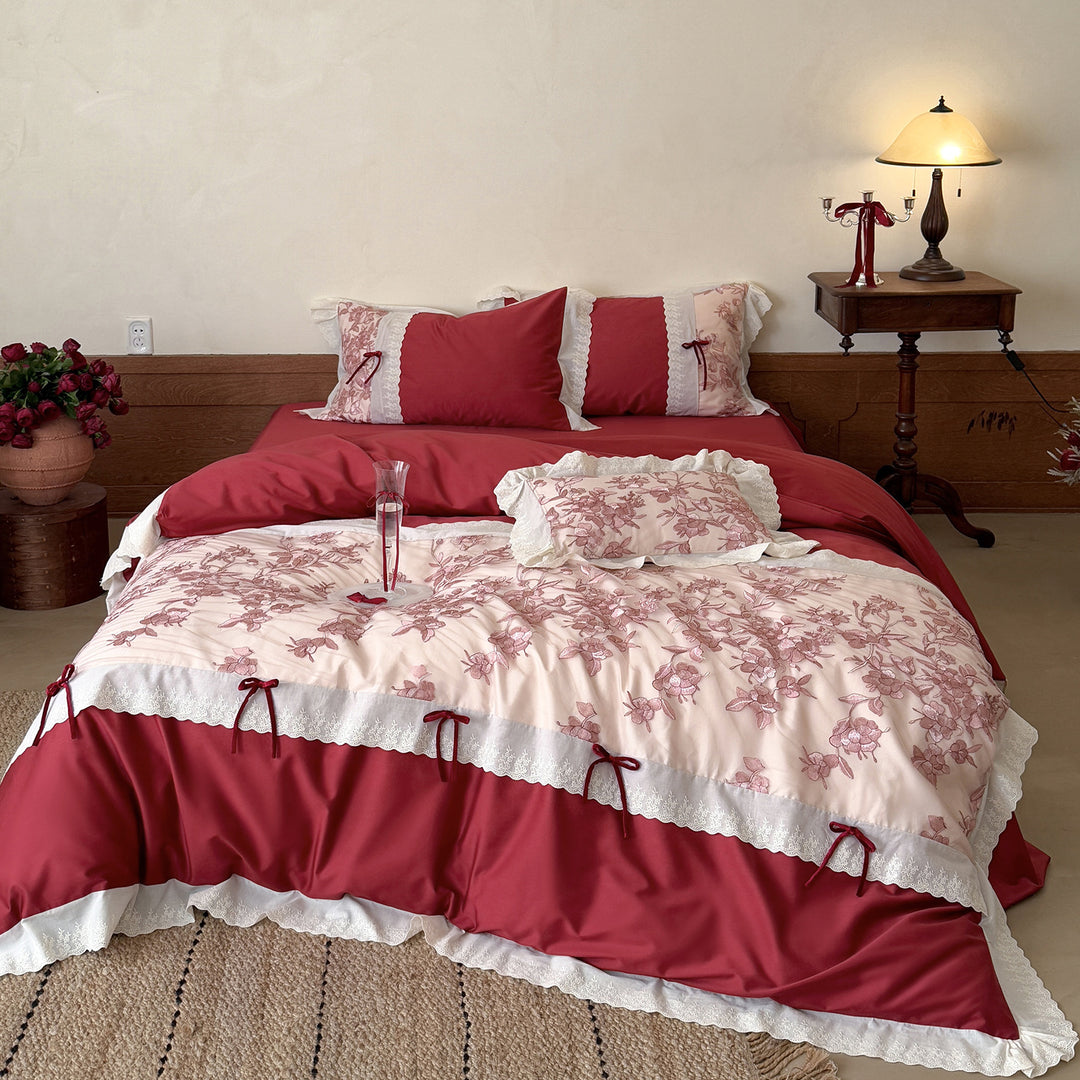 Romantisches Baumwoll-Bettwäsche-Set mit floraler Stickerei, Spitzenbordüre und Zierschleifen
