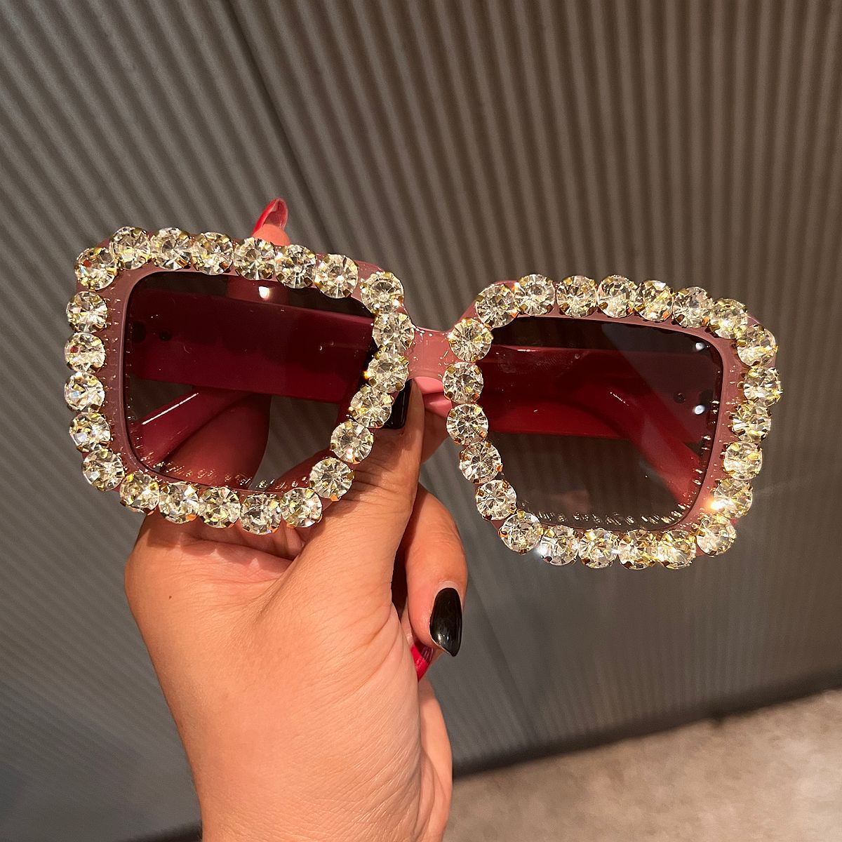 Damen Sonnenbrille mit funkelndem Kristallrahmen Karnz