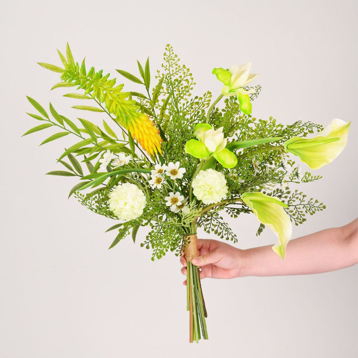 Künstlerische Blumenarrangement