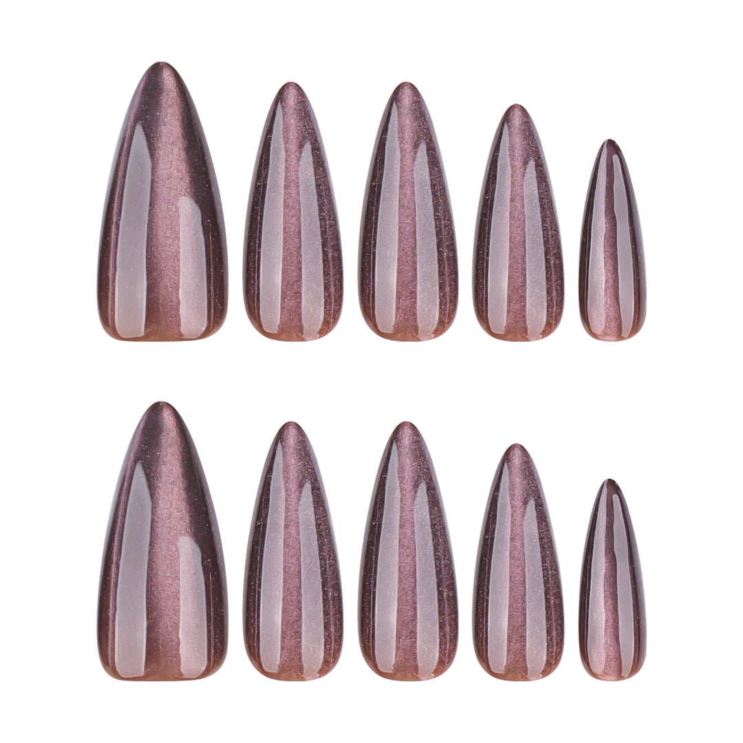 Glamouröse Stiletto-Nägel Karnz