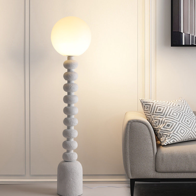 Moderne dekorative Stehlampe mit skulpturalem Design