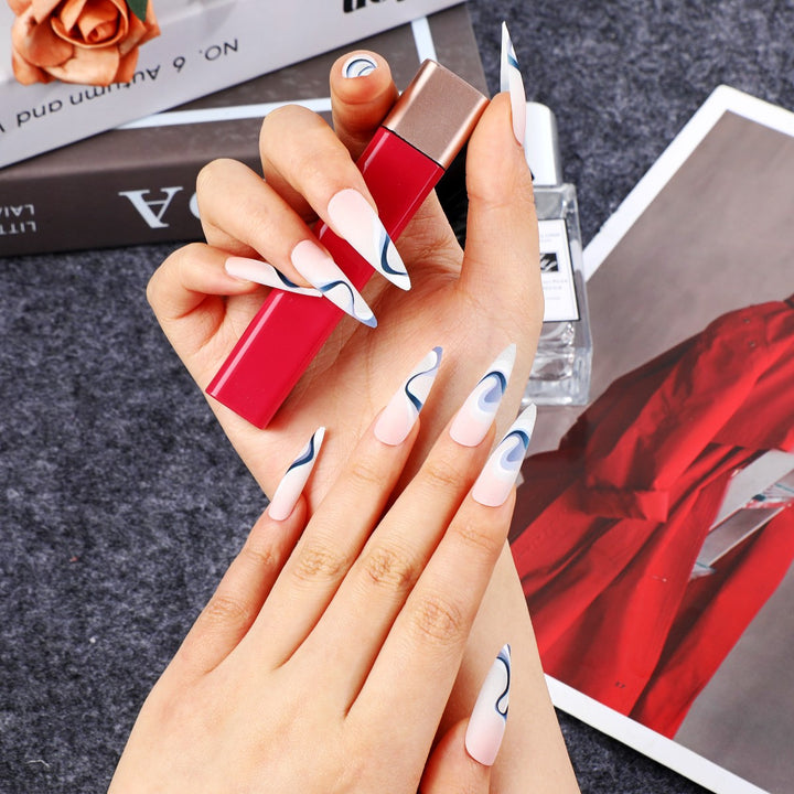 Professionelle Kunstnägel mit eleganten Designs Karnz