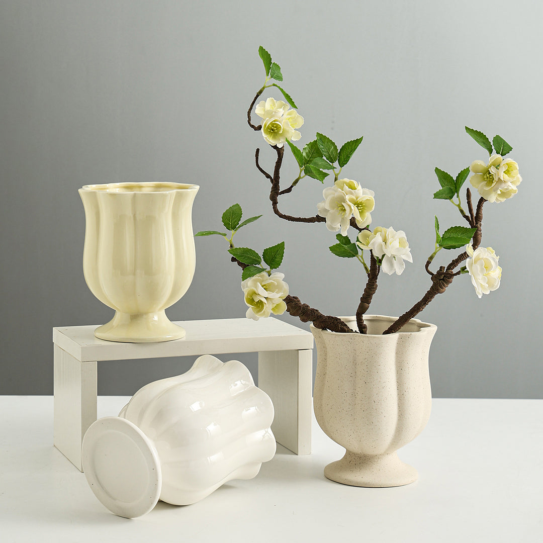 Elegante Skulpturierte Keramische Blumentopf