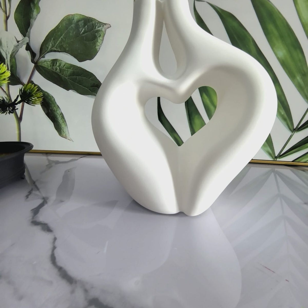Herzförmige Dekorative Skulptur Karnz