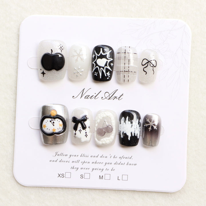 Künstlerische Schwarz-Weiß Press-On Nagelkunst Karnz