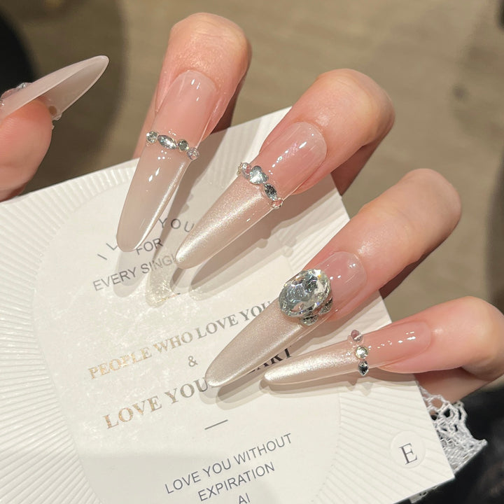 Luxus mit Strass verziertes Press-On-Nail-Set Karnz