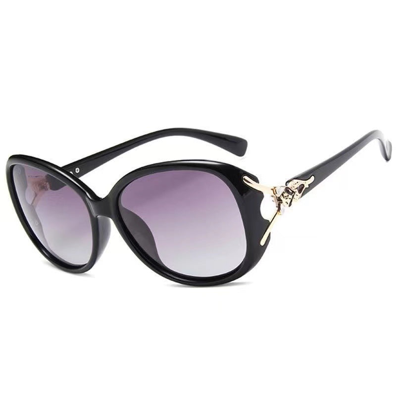 Damen modische Cat-Eye Sonnenbrille mit exklusivem Metall-Design Karnz