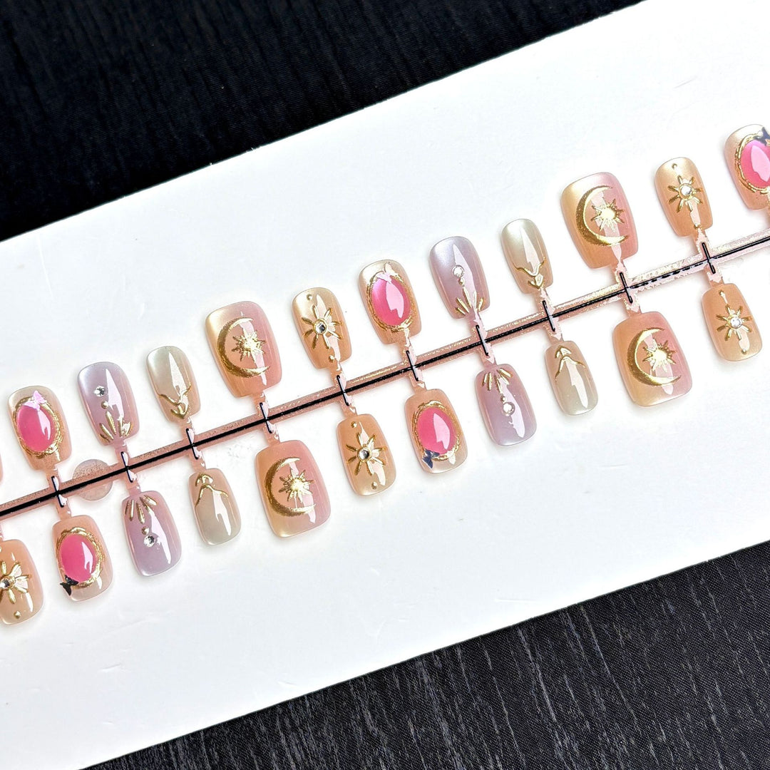 Extravagantes Nagelkunst Press-On Design Set