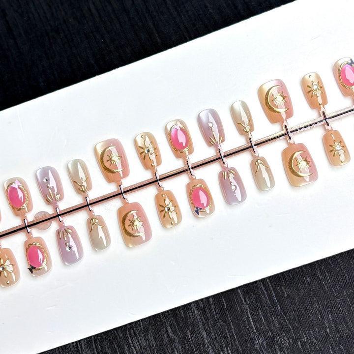 Extravagantes Nagelkunst Press-On Design Set