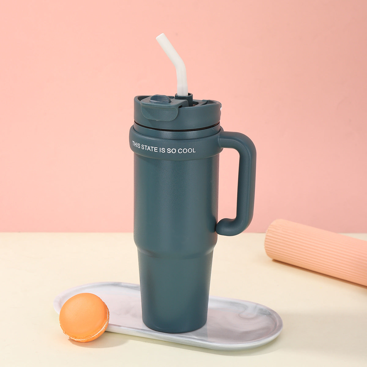 Unisex Trinkbecher mit integriertem Strohhalm Karnz