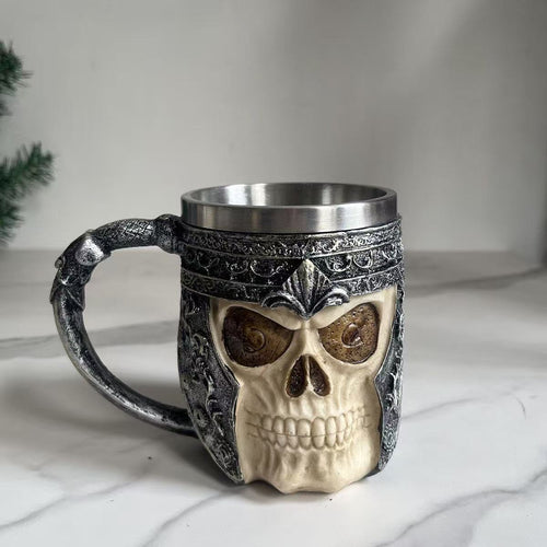 Bierkrug mit Totenkopf-Design Karnz