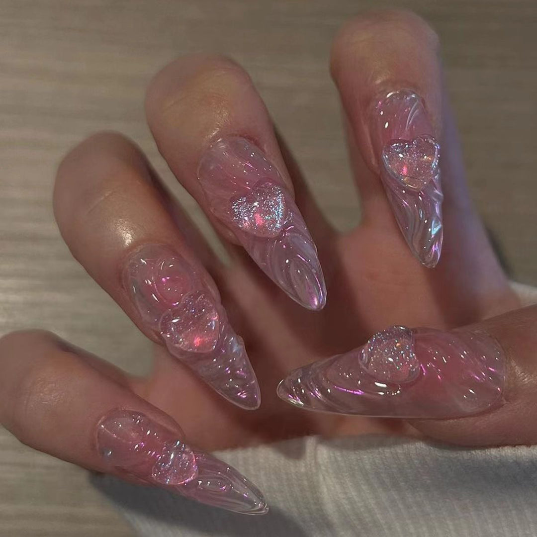 Kunstvolle Nagelspitzen mit transparentem Design Karnz