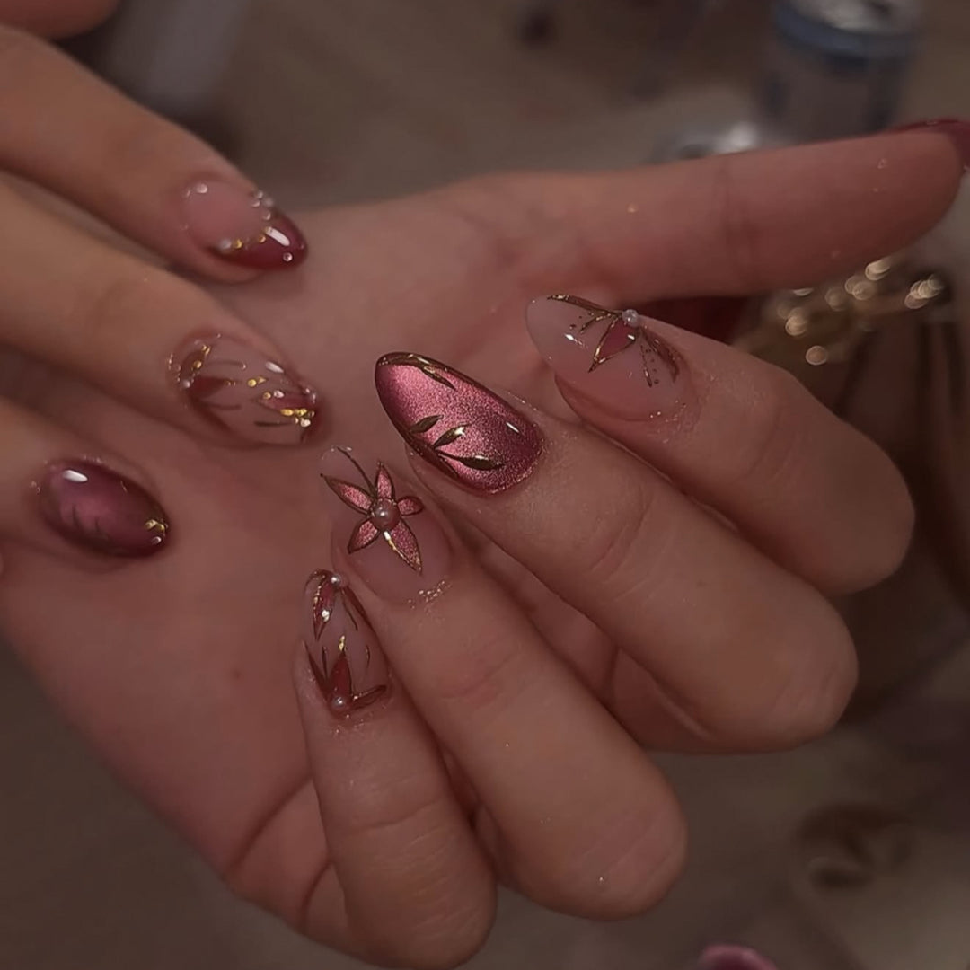 Künstliche Nagelkunst mit verspielten Punkten und Schleifen Karnz