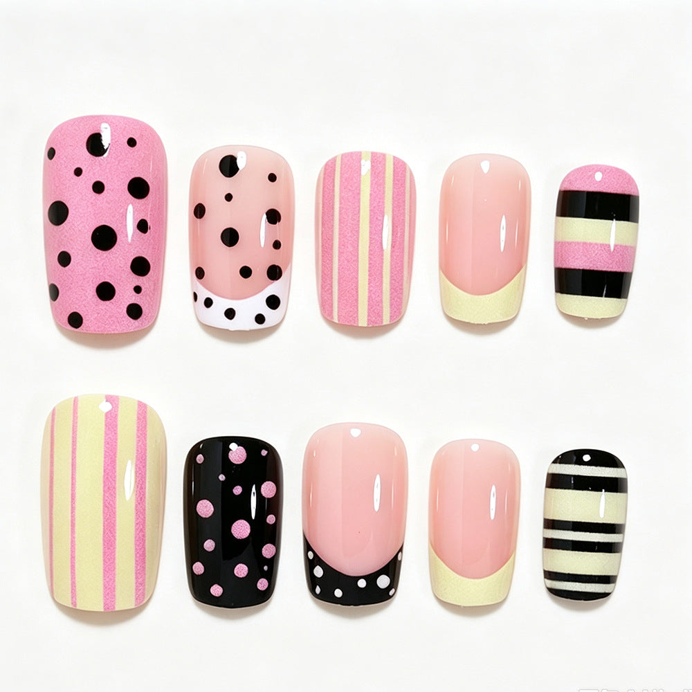 Künstlerische geometrische Nagelkunst-Tipps Karnz