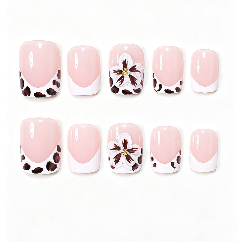Floral Accent Nagelkunst Set Karnz