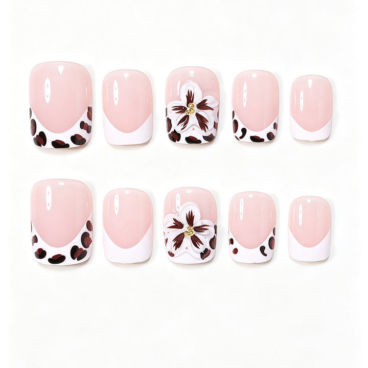 Floral Accent Nagelkunst Set Karnz