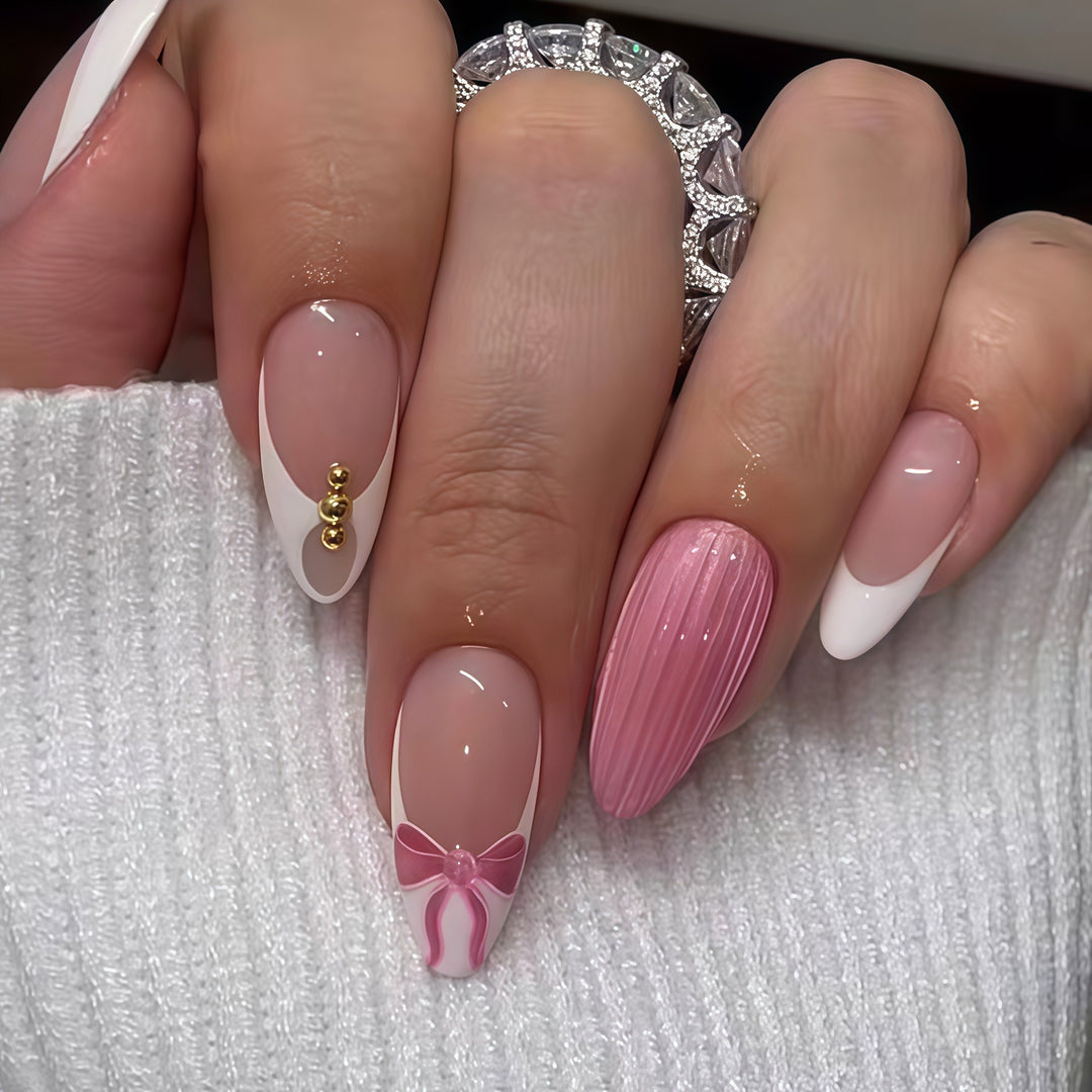 Elegante Stiletto-Nagelkunst-Verstärkungen mit dekorativen Akzenten Karnz