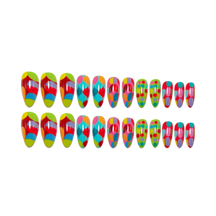 Kreatives Nageldesign Karnz
