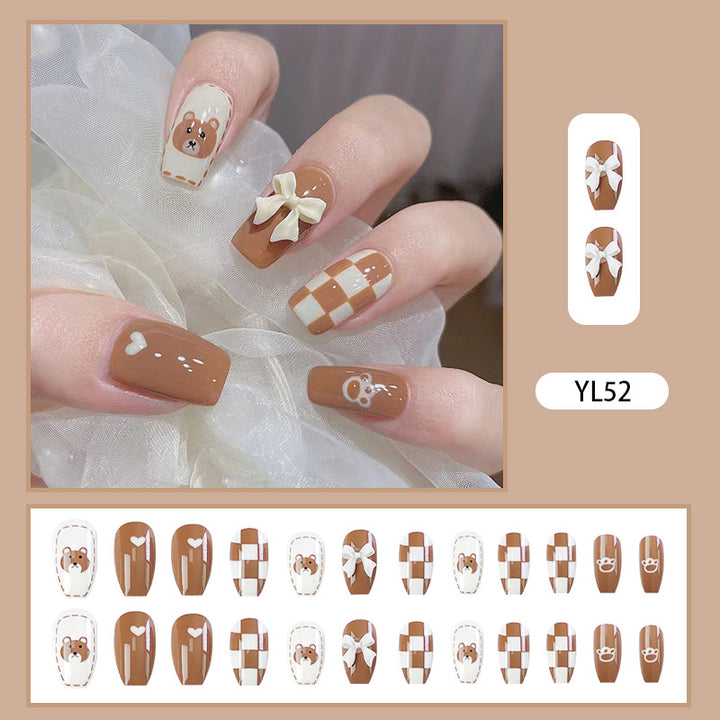 Kunstvolle Nagelmodellage Karnz