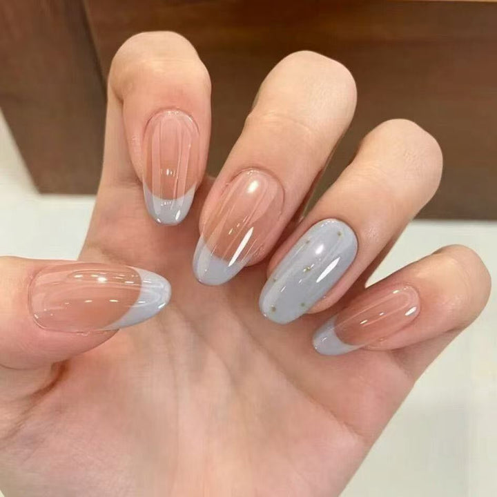Elegantes französisches Tipps Press-On Nagelset Karnz