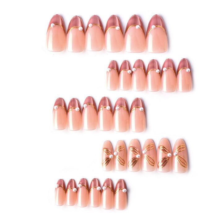 Glamouröse Press-On Nagelset mit dekorativen Akzenten Karnz