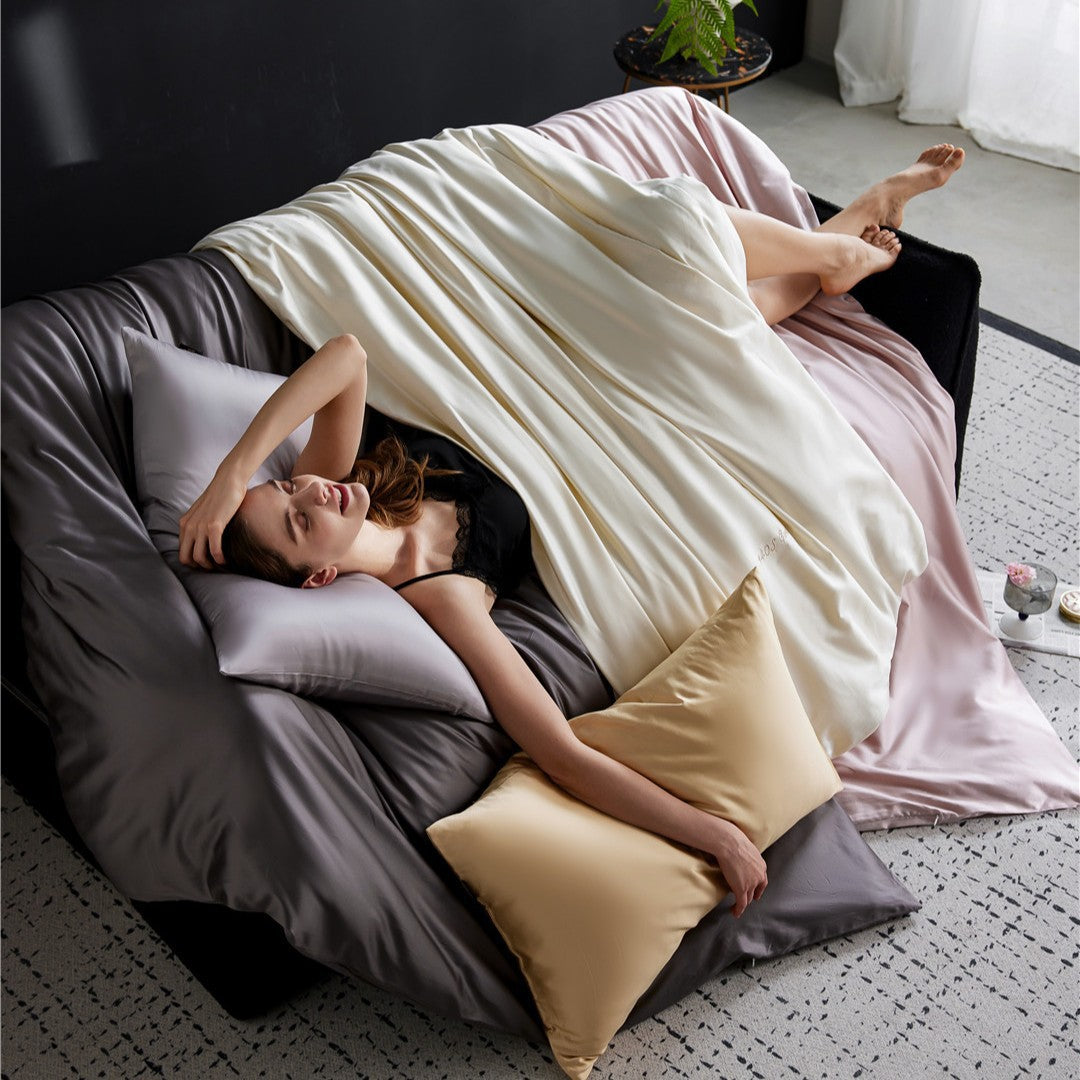 Seiden-Effekt Satin Bettwäsche Set mit kühlendem atmungsaktivem Finish & Kissenbezügen